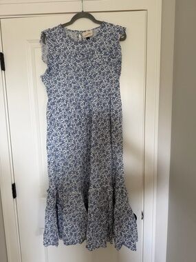 Universal Thread Blue and White Floral Maxi Dress